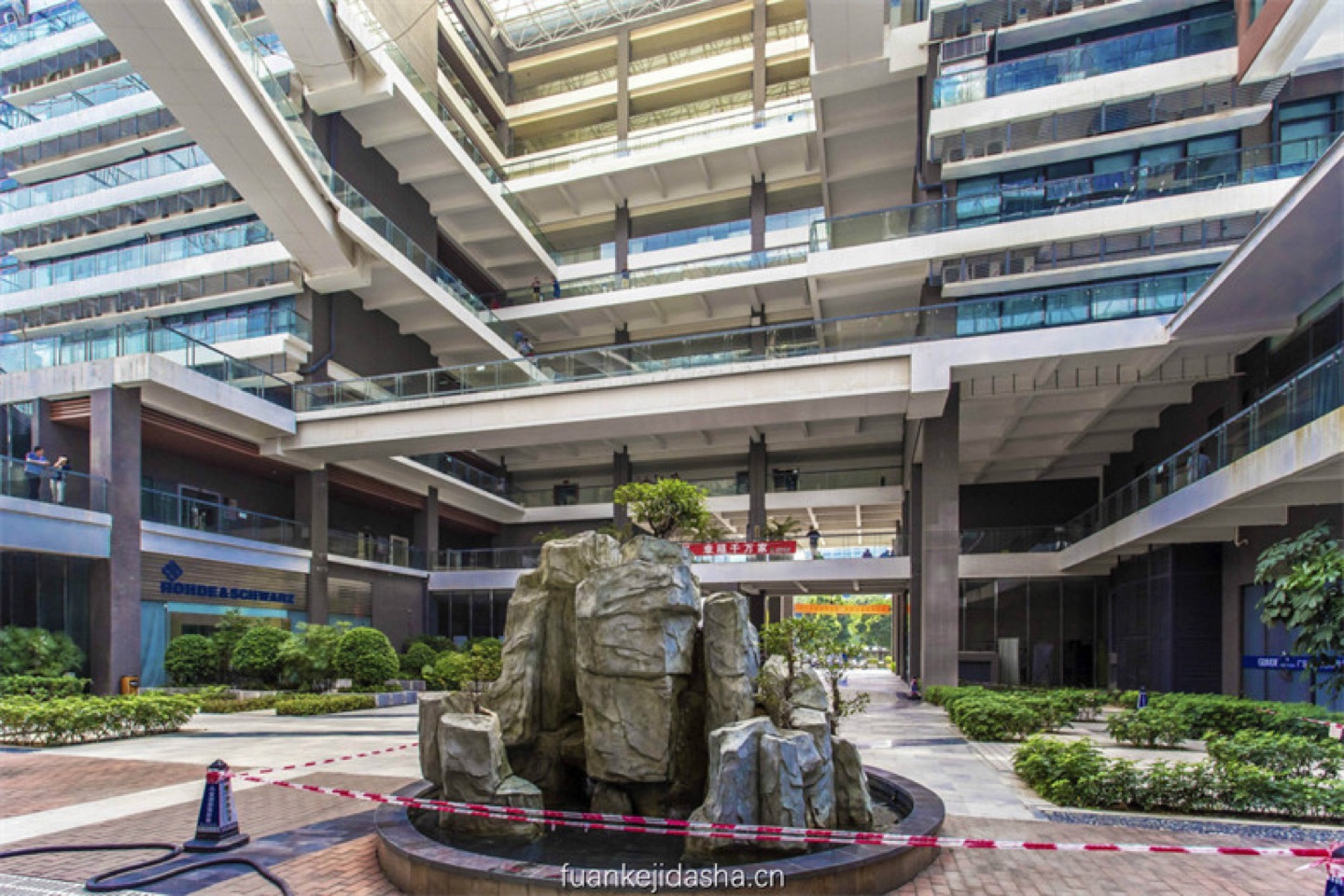 赋安科技大厦大堂实景图
